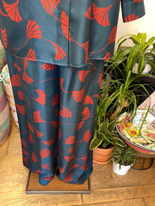 Lafayette 148 Teal and Red Leaf Set