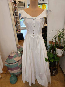 Vintage White 50s fit n flare dress