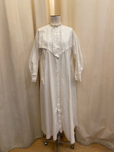 Load image into Gallery viewer, 1940&#39;s White Broadcloth Nightshirt