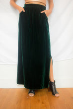 Load image into Gallery viewer, Oscar de la Renta Velour Skirt