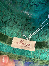 Load image into Gallery viewer, Vintage Macy’s marabou blue and green feather hat