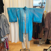 Load image into Gallery viewer, 1970s Silk Blue Kimono