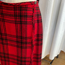 Load image into Gallery viewer, Eddie Bauer red Tartan skirt