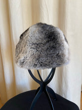 Load image into Gallery viewer, Chinchilla fur cap