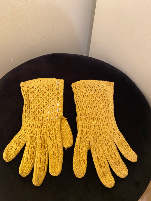 Yellow vintage crocheted gloves