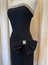 Load image into Gallery viewer, Julie Doroché Oversized Bow Dress