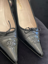 Load image into Gallery viewer, Chanel black kitten heel