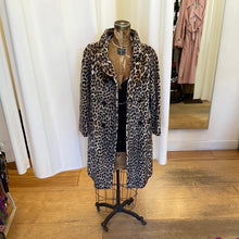 Load image into Gallery viewer, Vintage Cheetah Print Faux Fur Coat