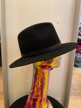 Load image into Gallery viewer, Rene Mantilla black felt Panama hat