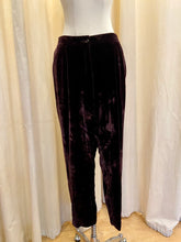 Load image into Gallery viewer, Yaly Couture eggplant velvet trousers