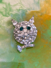 Load image into Gallery viewer, Crystal cat brooch