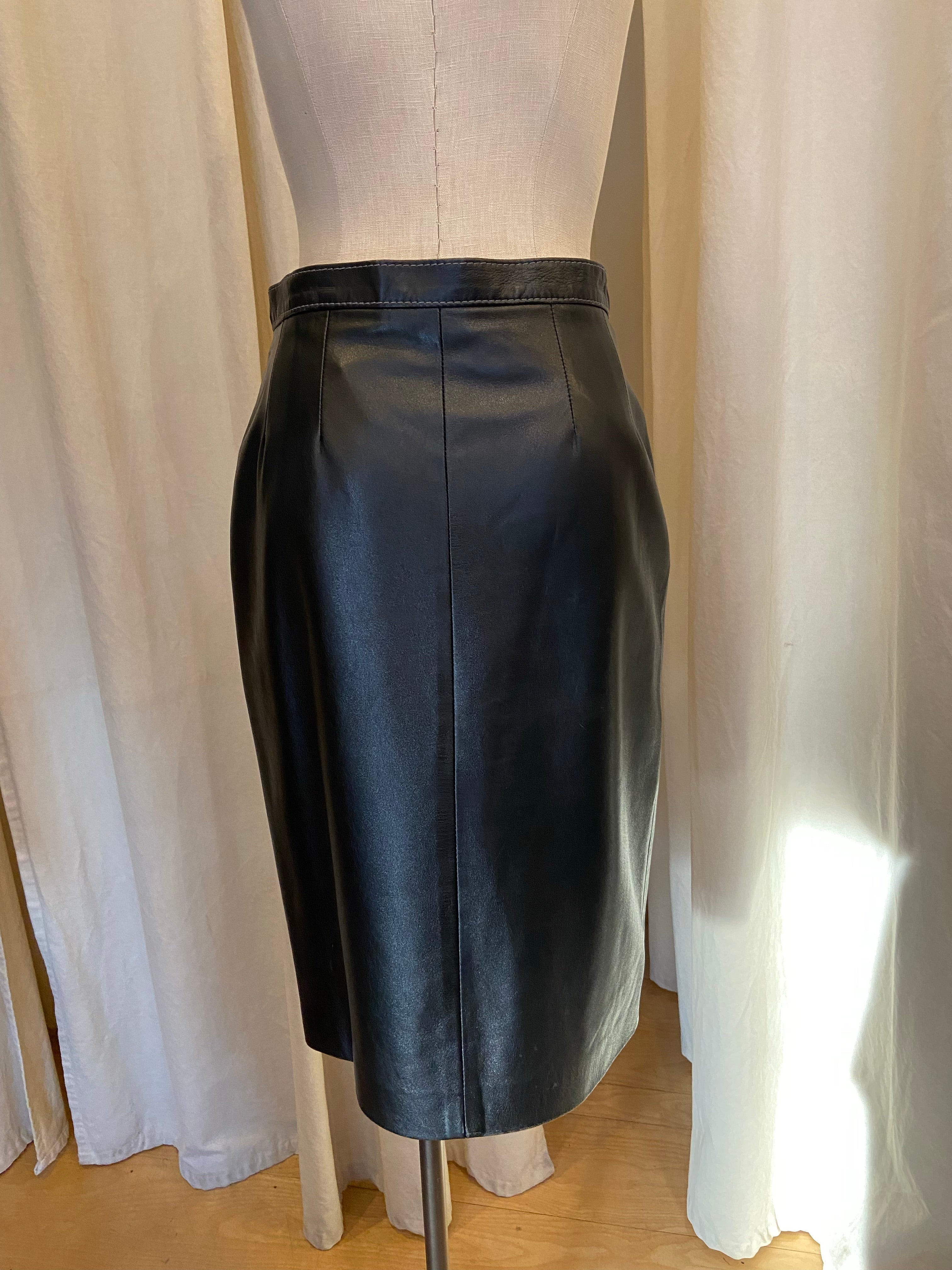 Vintage Guy Laroche leather skirt – IndigoStyle Vintage