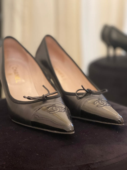 Chanel black kitten heel