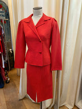 Load image into Gallery viewer, 60s Pauline Trigere 2 pc. Suit