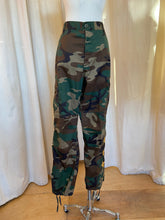 Load image into Gallery viewer, Star Camo Pants